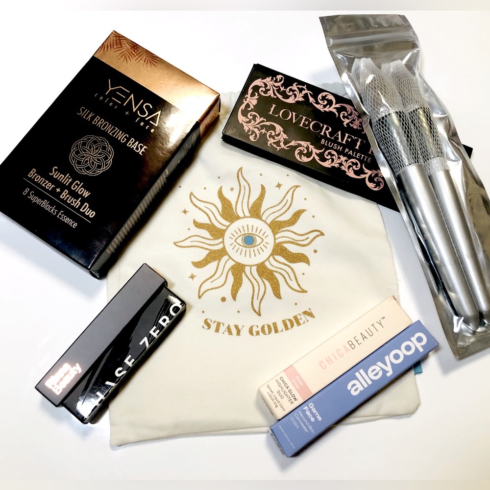 NEW 7-PIECE Make-Up Bundle w/Off-White Draw String Make-Up Bag! $189 VALUE!!!